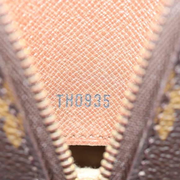 LOUIS VUITTON Monogram Trousse Demi Ronde Cosmetic Pouch M47520 LV Auth 76034 - Picture 12 of 16